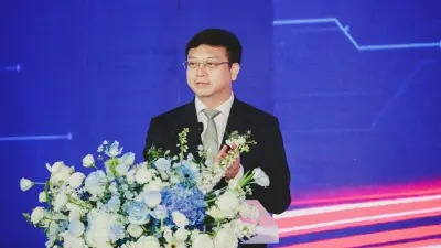 江苏省委常委、苏州市委书记曹路宝致辞