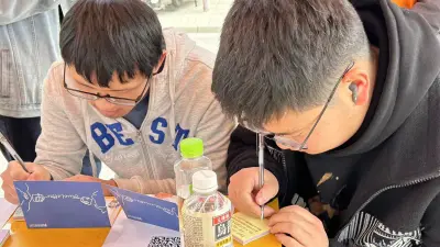  徐州高校志愿者参与蓝信封线下活动
