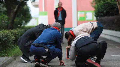老师们开心创作错位摄影